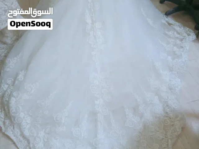 بدلة ابيض للبيع