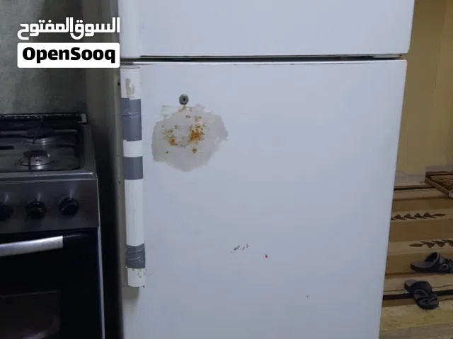 ثلاجتين وغاز مستعمل بحاله جيدة للبيع