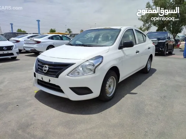 Sedan Nissan in Dhofar