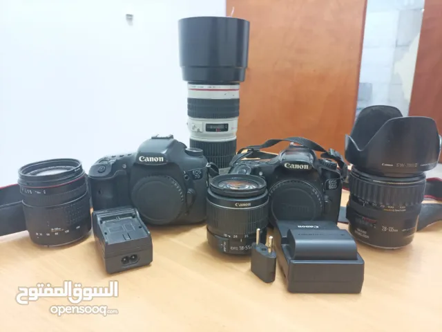 للبيع بسعر مغري  كاميرات مع عدساتهم