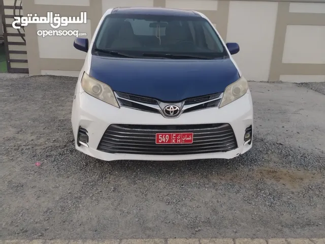 Used Toyota Sienna in Muscat