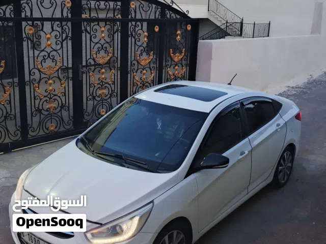 2016 هيونداي اكسنت Standard