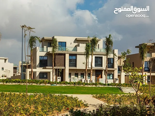 353m2 5 Bedrooms Villa for Sale in Giza Sheikh Zayed