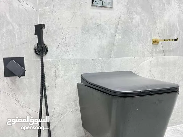 سباك لجميع خدمات المياه والصرف الصحي وخدمات الصيانه الكمله