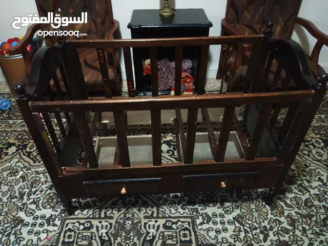 تخت بيبي خشب زان بحاله جيده