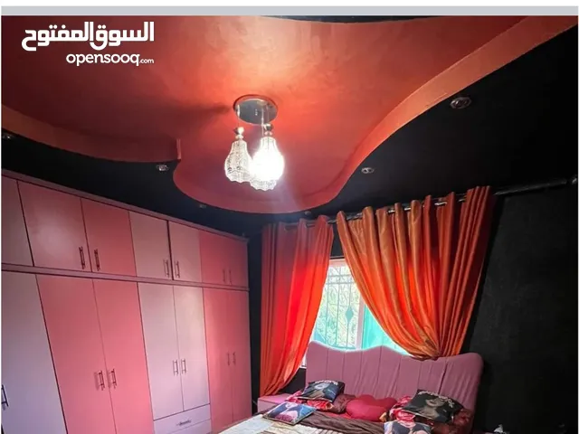 شقة ارضية للبيع. في ابو نصير حي القردوس
