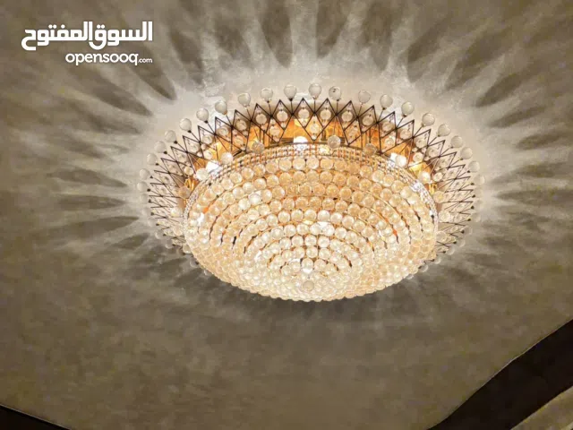 للبيع: ثريا كريستال فاخرة — بحالة ممتازة For Sale: Luxury Crystal Chandelier – Excellent Condition