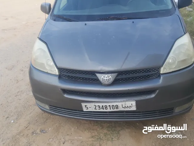 Used Toyota Sienta in Tripoli