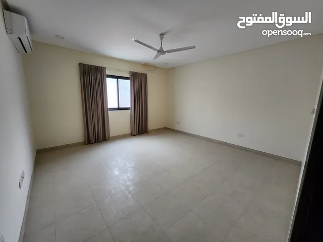 2 BR-Near tubli walk - clean - AC + drapes 2 غرفة نوم - بالقرب من ممشى توبلي - نظيف - مكيفات + ستائر