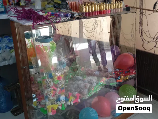 بترينا عرض بضاعه مقاسات ممتازه تصلح أن توضع بالواجهة الاماميه للمحل قابل للتفاوض