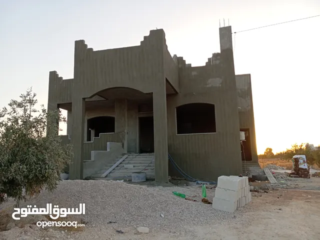 200 m2 5 Bedrooms Townhouse for Sale in Ramtha Romtha