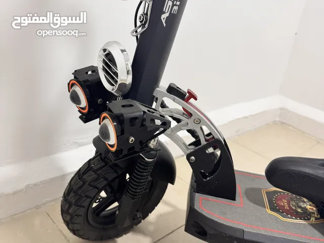 Never used E-Scooter with free accessories purchased by Amazon 950aed last price