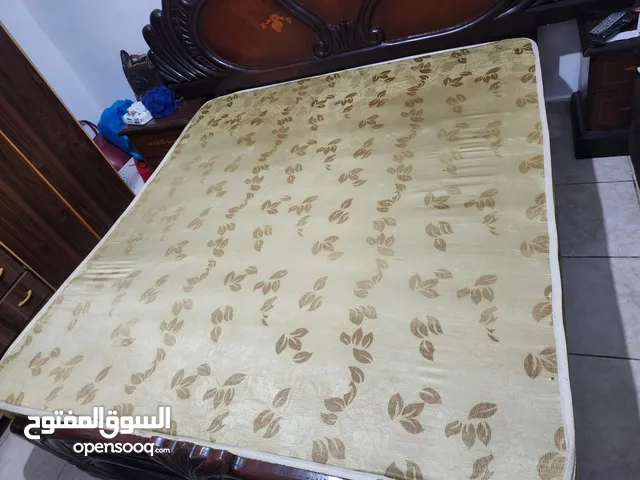 فرشه اسفنج ظغط عالي ارتفاع 35سنتم بحاله ممتازه للبيع