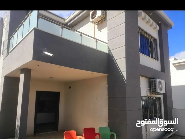 180 m2 3 Bedrooms Villa for Sale in Al Khums Other
