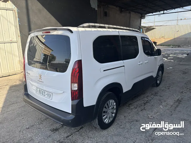 بيجو ريفتو 2022