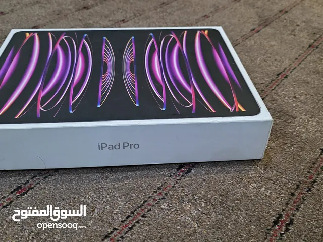 Apple iPad Pro 6 256 GB in Al Jubail