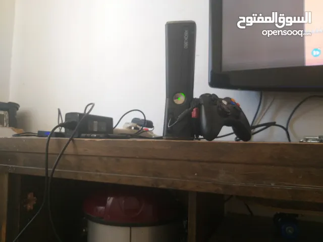 أكس بوكس 360 مع يده بأحسن حالة فقط ب 900 شيكل