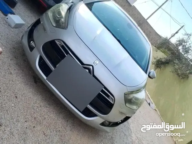 ستروين Ds5 2016. فل اضافات