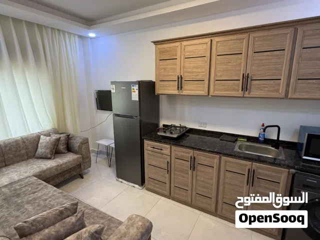 شقه مفروشه لم تسكن مكيف دوار اللوازم للطلاب