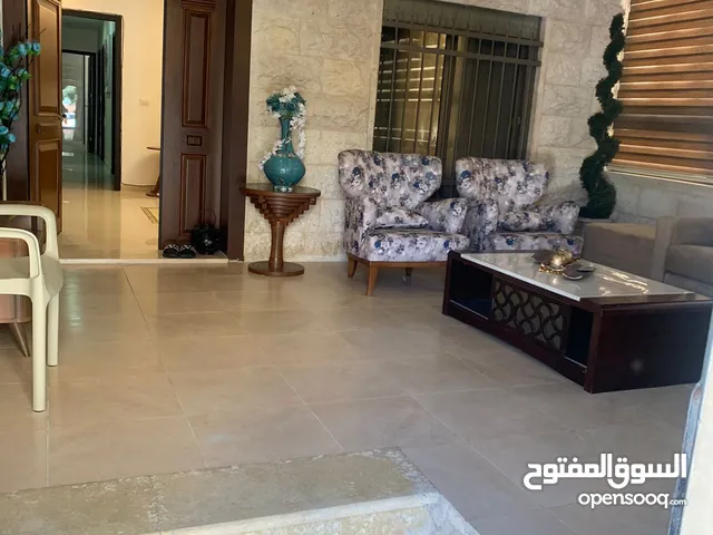 شقه فاخر للبيع بداعي سفر داخلي 115 + ترس خارجي 30 متر