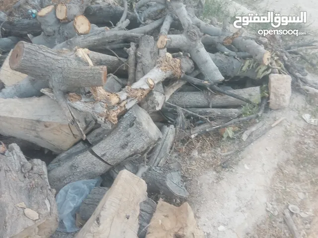 خشب وحطب زيتون للبيع تقريبا 3طن للبيع