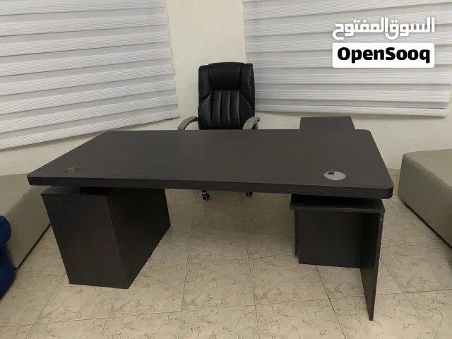 مكتب تنفيذي. Executive desk