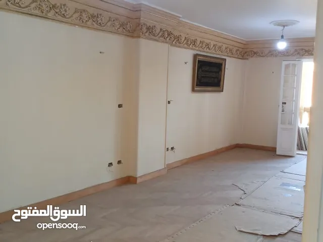 شقه روووووعه للبيع بسان استفانو مباني 2008 170 متر.
