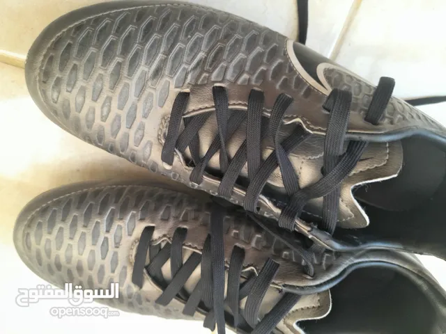 38.5 Sport Shoes in Al Karak