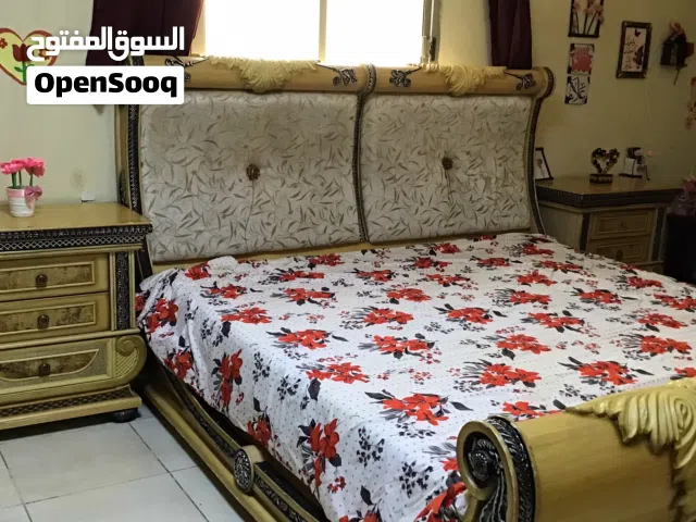 غرفة نوم كلاسيك كاملة بحالة ممتازة ونظيفة جداً للبيع