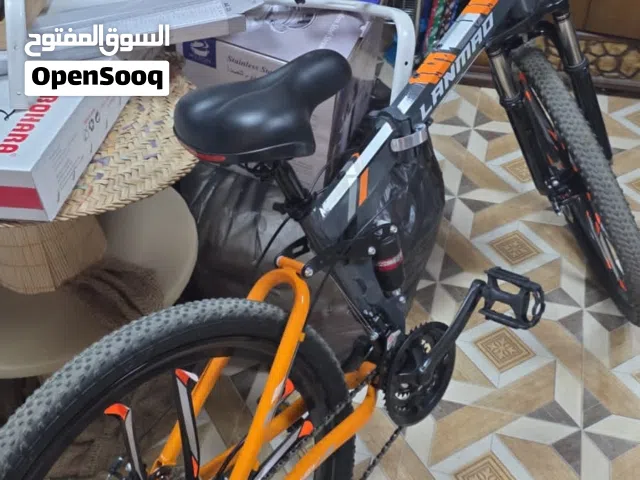 دراجة هوائية مع تغير عيارات للسرعة وحديثة يمكن أن تضعها في البيت أو صندوق السيارة لانو تتكسر