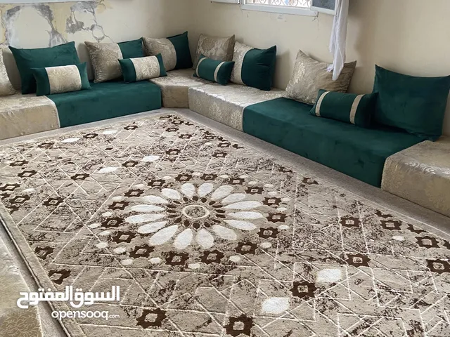 صالون مستعمل استعمال نظيف