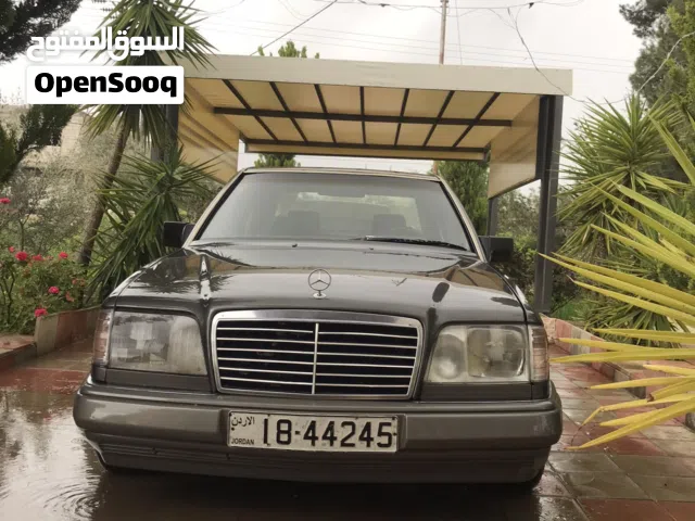1988, مرسيدس بنز, الفئة-E, E 200