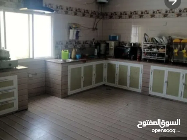 412 m2 4 Bedrooms Villa for Sale in Al Sharqiya Al Qabil