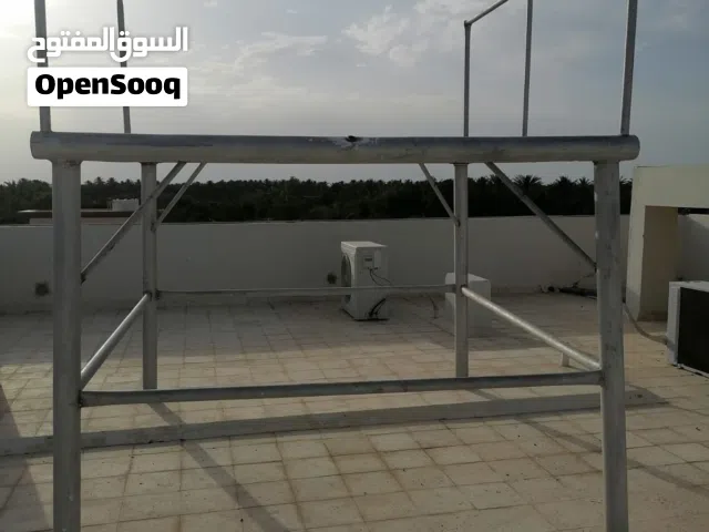 للبيع قاعدة حديد صلب للخزان الماي شبه جديد