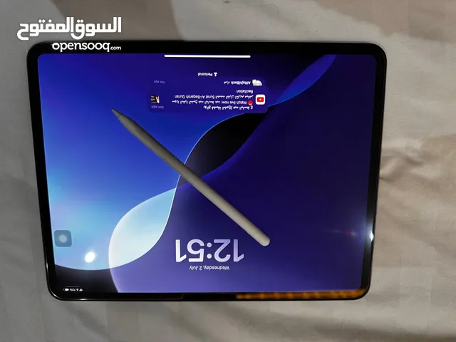 ايباد برو 13 انش M4 _ 256 gb - قلم ابل برو - شنطة - 2 جراب باستاند استعمال اقل من شهرين حالة جديدة