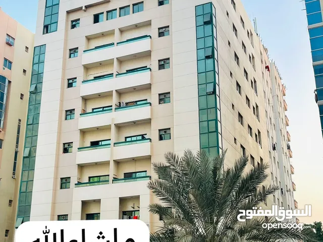 للبيع بناية جميله جداً في النعيميه علي شارع الملك فيصل مباشره*