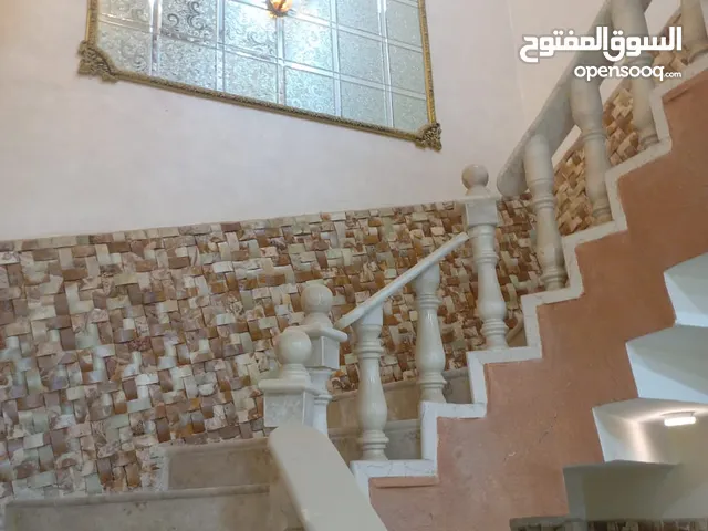 130 m2 2 Bedrooms Townhouse for Rent in Basra Baradi'yah
