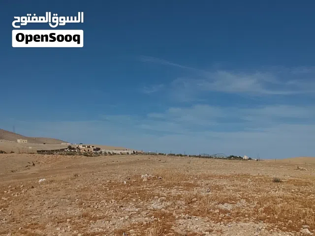 أرض ثلاثة قطع 3،600 م لكل قطعه  قوشان مستقل  من اجمل المناطق الريفيه  تبعد 500 متر عن الطريق الصحراو