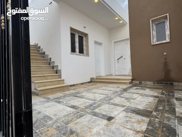 150 m2 3 Bedrooms Townhouse for Rent in Tripoli Ain Zara