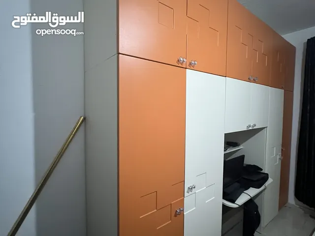غرفة نوم مستعملة بحالة الوكالة