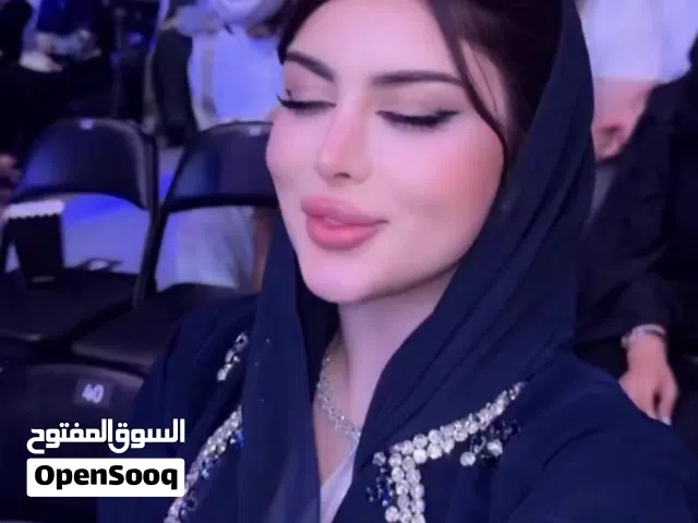 عبايه كلها كرستال جديده و فخمه مقاس 53
