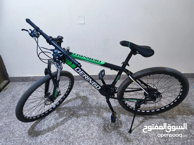 دراجه هوائية رياضية بحالة ممتازة ما تشكي من شي استعمال بسيط جدا مسرفس من تواير و فرامل