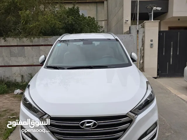 توسان خليجيه ماشيه 16 الف كيلو متر حقيقي موديل 2018 في زيونه جديده جدا