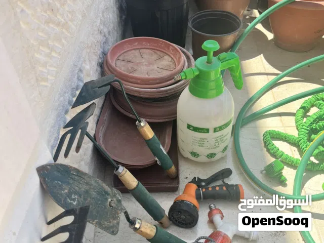 بربيش ماء سحري ، ادوات زراعية ، مجموعة كبيرة من اصيص بلاستيك اصيص بلاستيك قوار زريعة  احواض زراعية