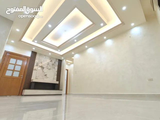 160 m2 4 Bedrooms Apartments for Sale in Amman Jubaiha
