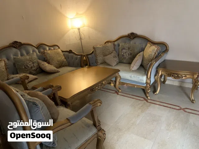 كنب صالون ل 7 أشخاص وطاولات جانبيه  لصاحب أعلى سعر