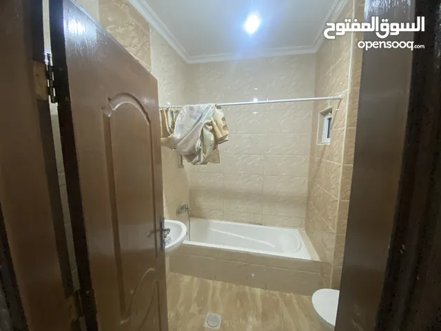 شقة للبيع بسعر مغري