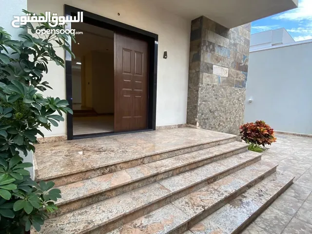 600 m2 More than 6 bedrooms Villa for Rent in Tripoli Bin Ashour