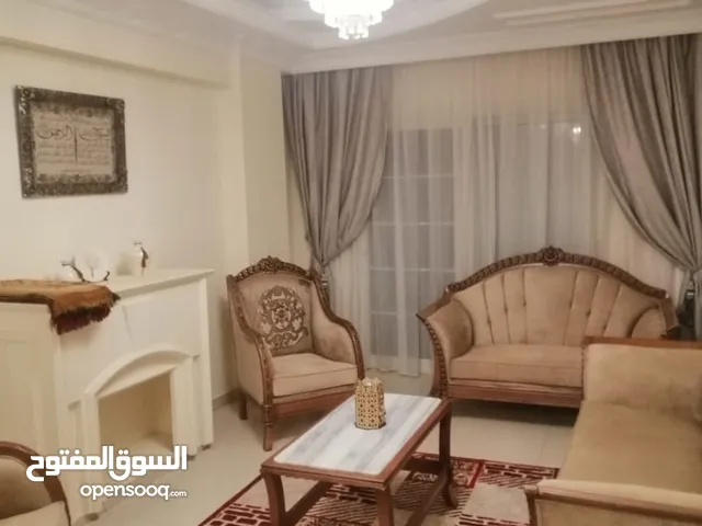 شقه لقطه للبيع عماره جديده 2018 تشطيب حديث 3نوم وليفينج و3حمام 2اصانسير كاش 8 مليون