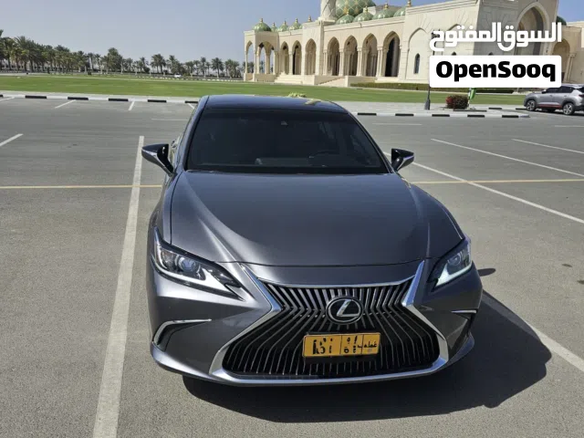 لكزس ES 350 2021 مستعملة بحالة ممتازة مع مواصفات أمريكية وميزات متقدمة